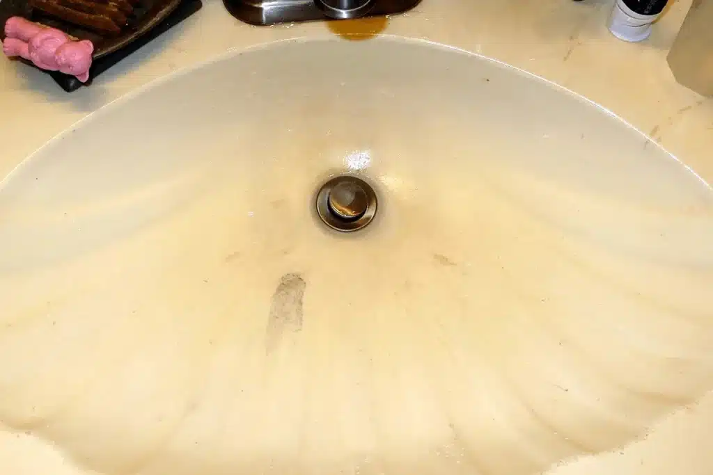 How To Brighten Your White Sinks