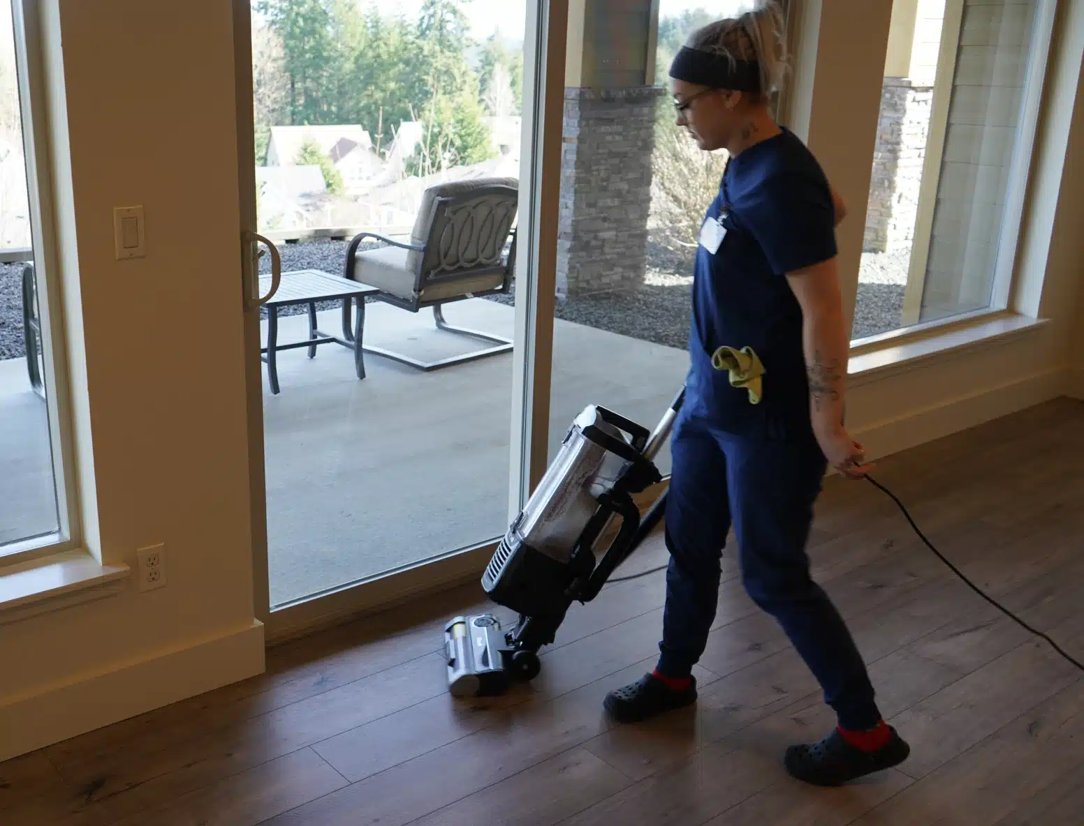 Floor vacuum cleaning
